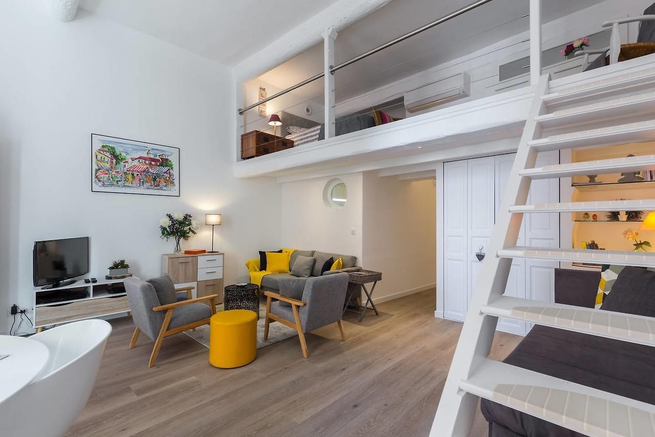 Appartement Barillerie - Loft Moderne, Face Mer, Vieux-nice. Nice