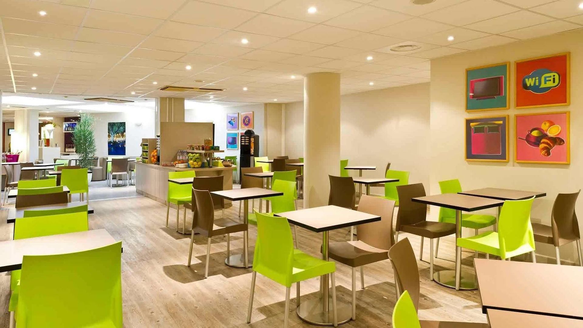 Ibis Styles Centre Port 3*