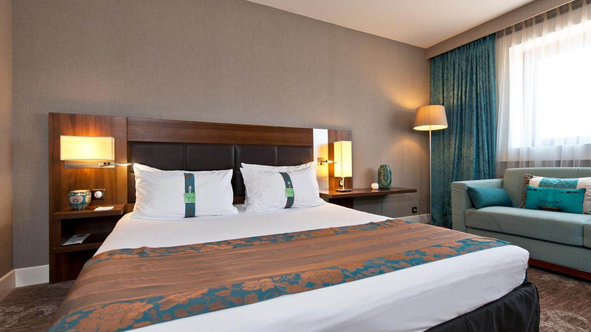 Hotel By Ihg 4*