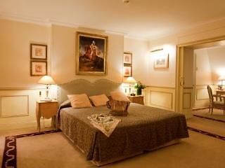 Hotel Du Petit Louvre *
