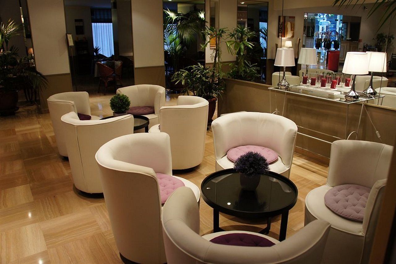 Ambassador, Completely Renovated 4*