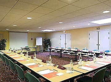 Ibis Budget Californie Lenval Hotel 2*