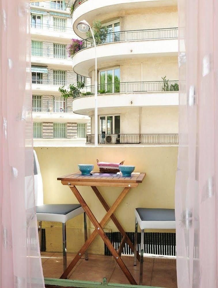 Blue Lagon Five Stars Holiday House * Nice