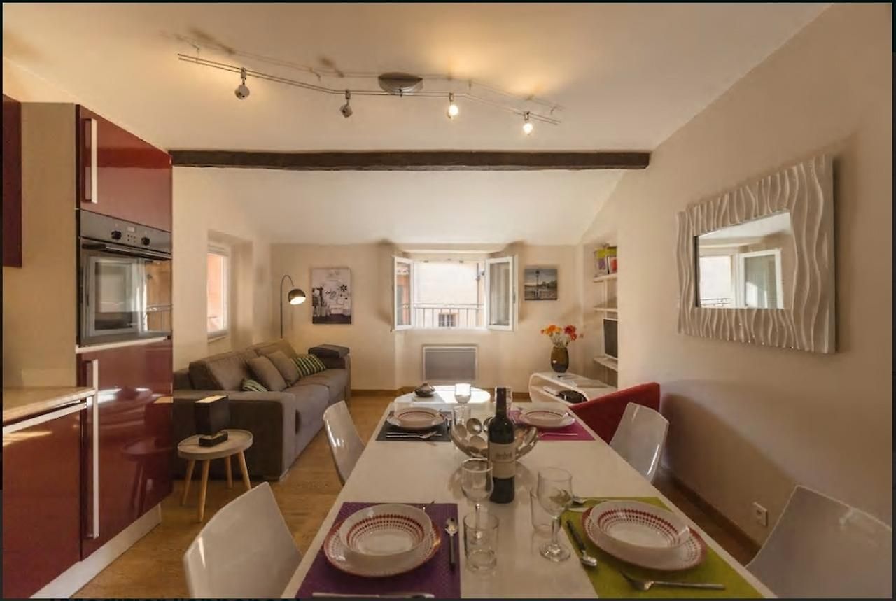 Renting - Colonna - Place In Old Town Appartement