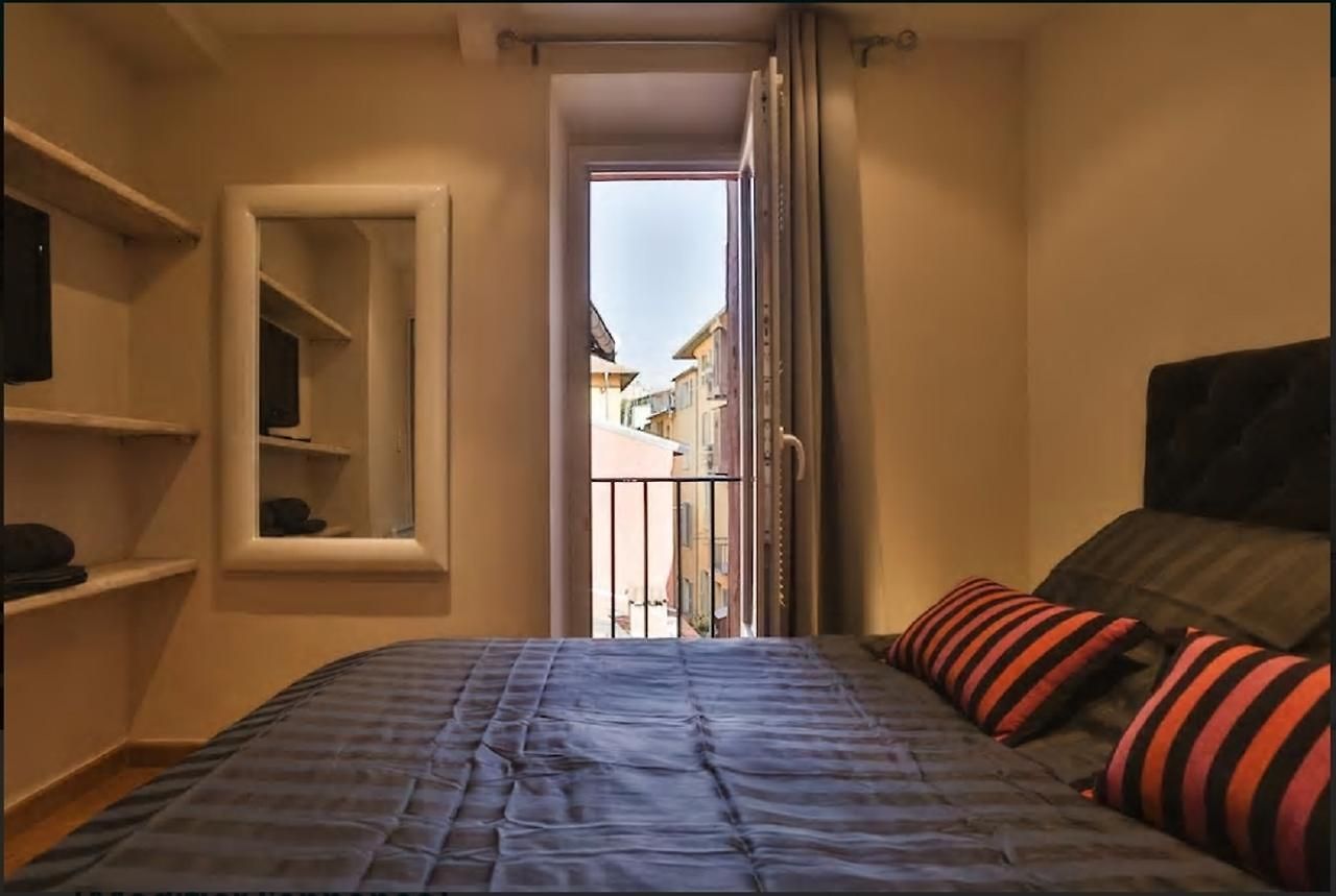 Appartement Renting - Colonna - Place In Old Town Nice