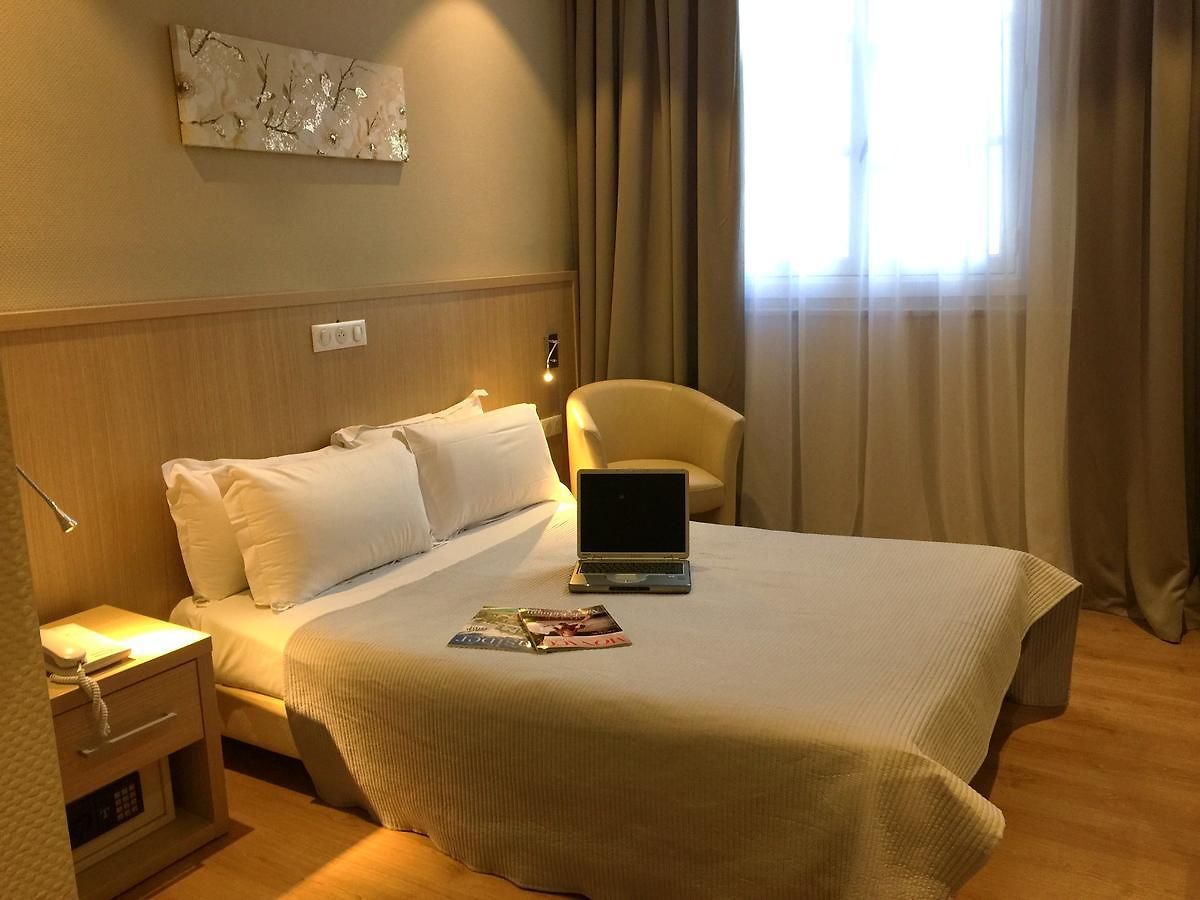 Ambassador, Completely Renovated Hotel Nice