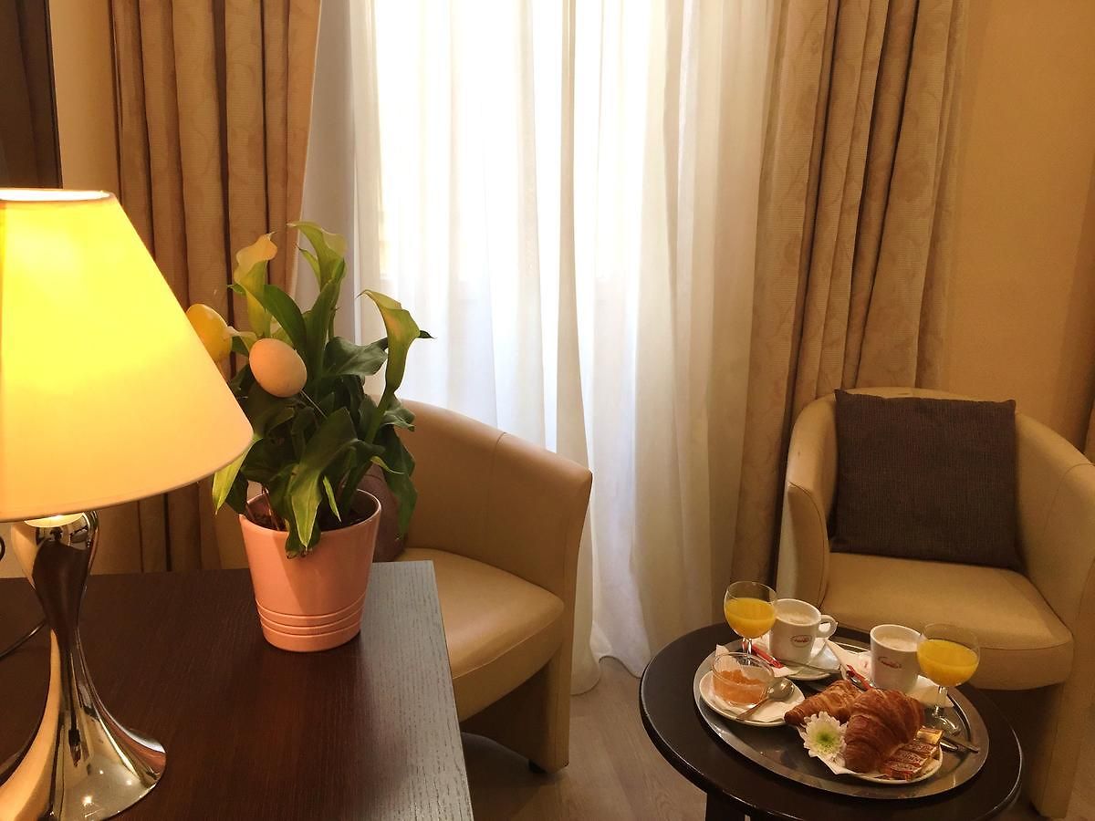 Ambassador, Completely Renovated Nice