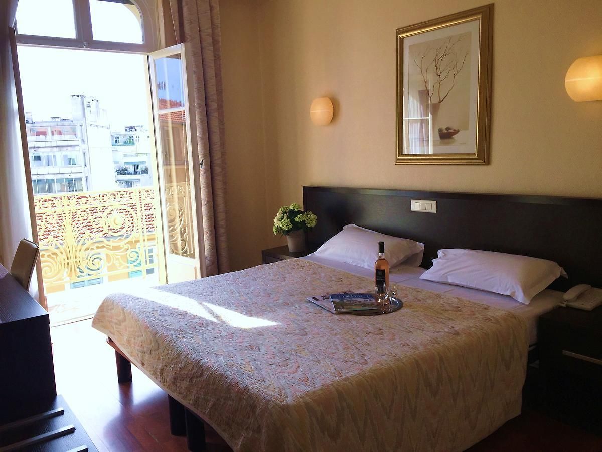 Hotel Ambassador, Completely Renovated Nice