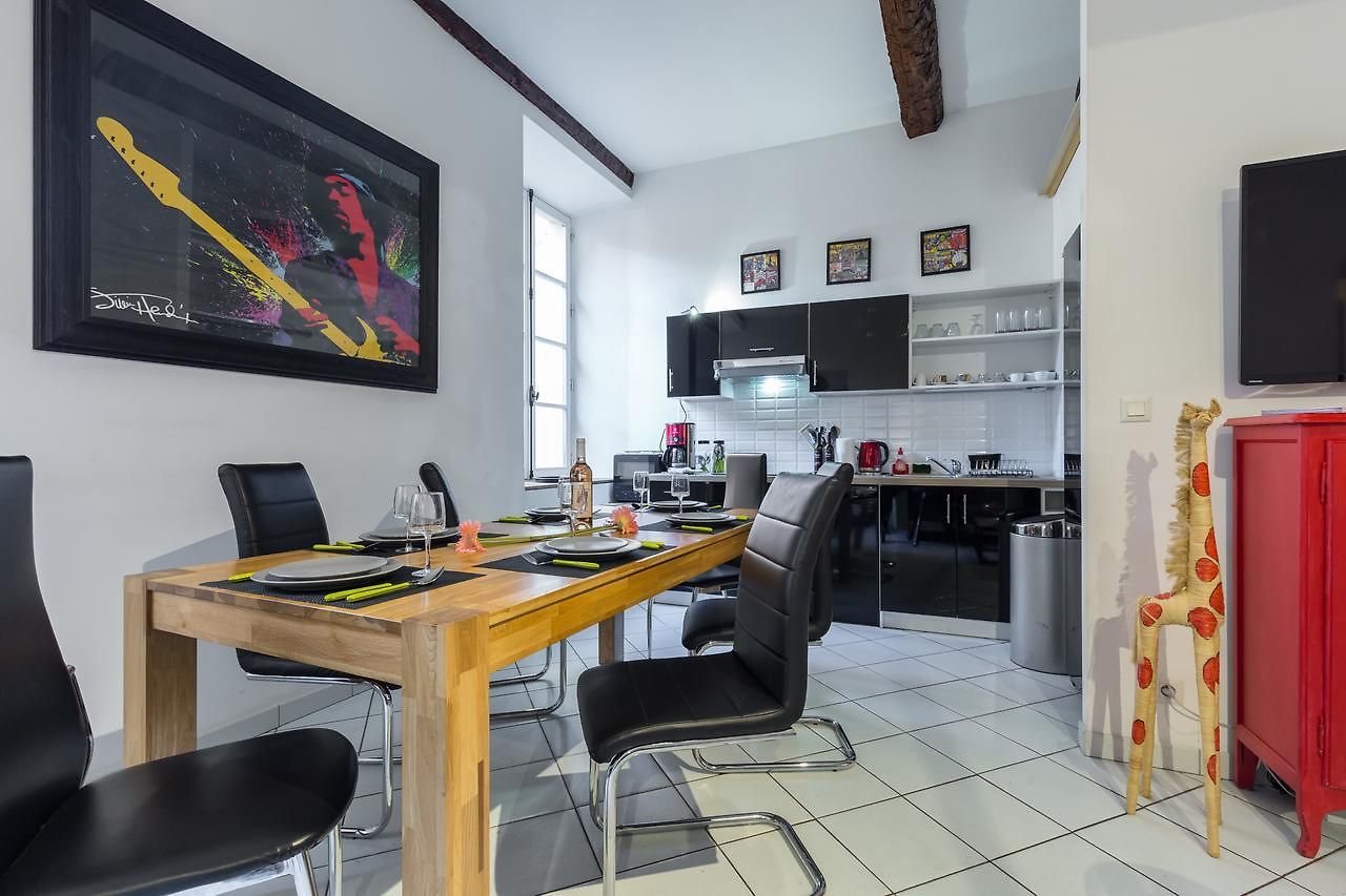 Ste Reparate F4 Moderne, Design, Place Rossetti, Heart Old Town *