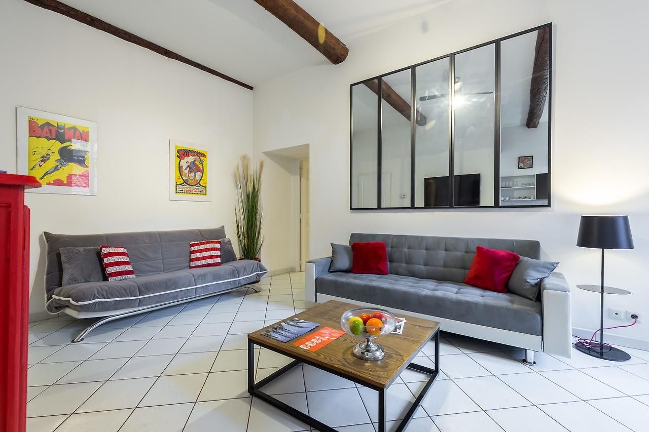 Ste Reparate F4 Moderne, Design, Place Rossetti, Heart Old Town *