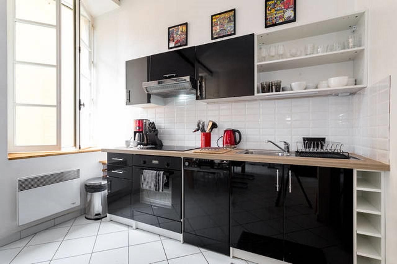 Apartment Ste Reparate F4 Moderne, Design, Place Rossetti, Heart Old Town *