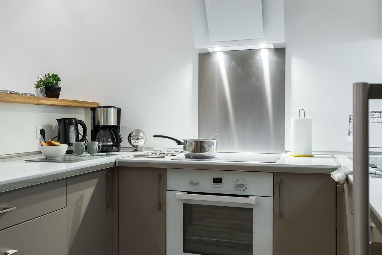 2 - F4 Spacieux Et Confortable Au Centre Du Vieux-nice
