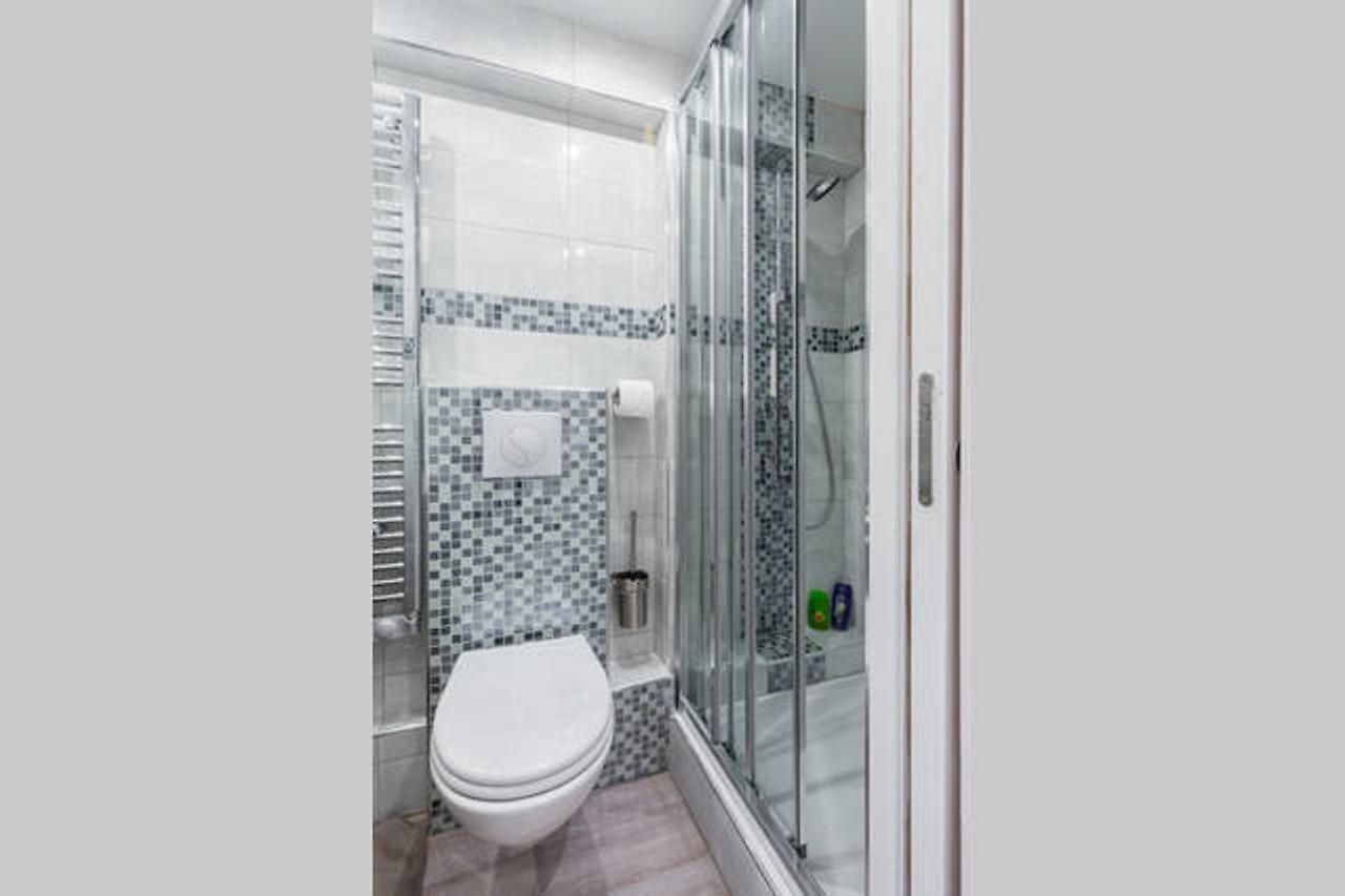 Apartment 2 - F4 Spacieux Et Confortable Au Centre Du Vieux-nice