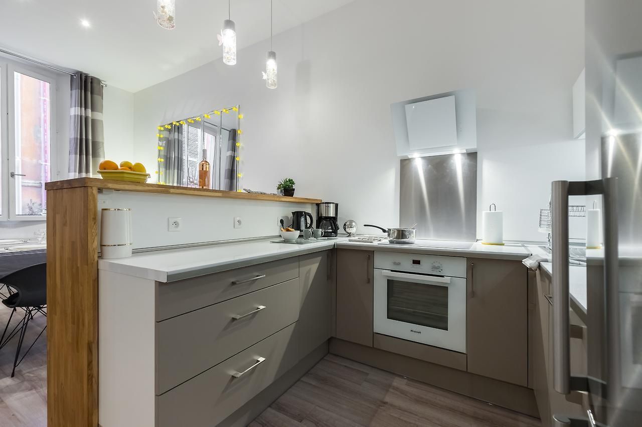 2 - F4 Spacieux Et Confortable Au Centre Du Vieux-nice Apartment