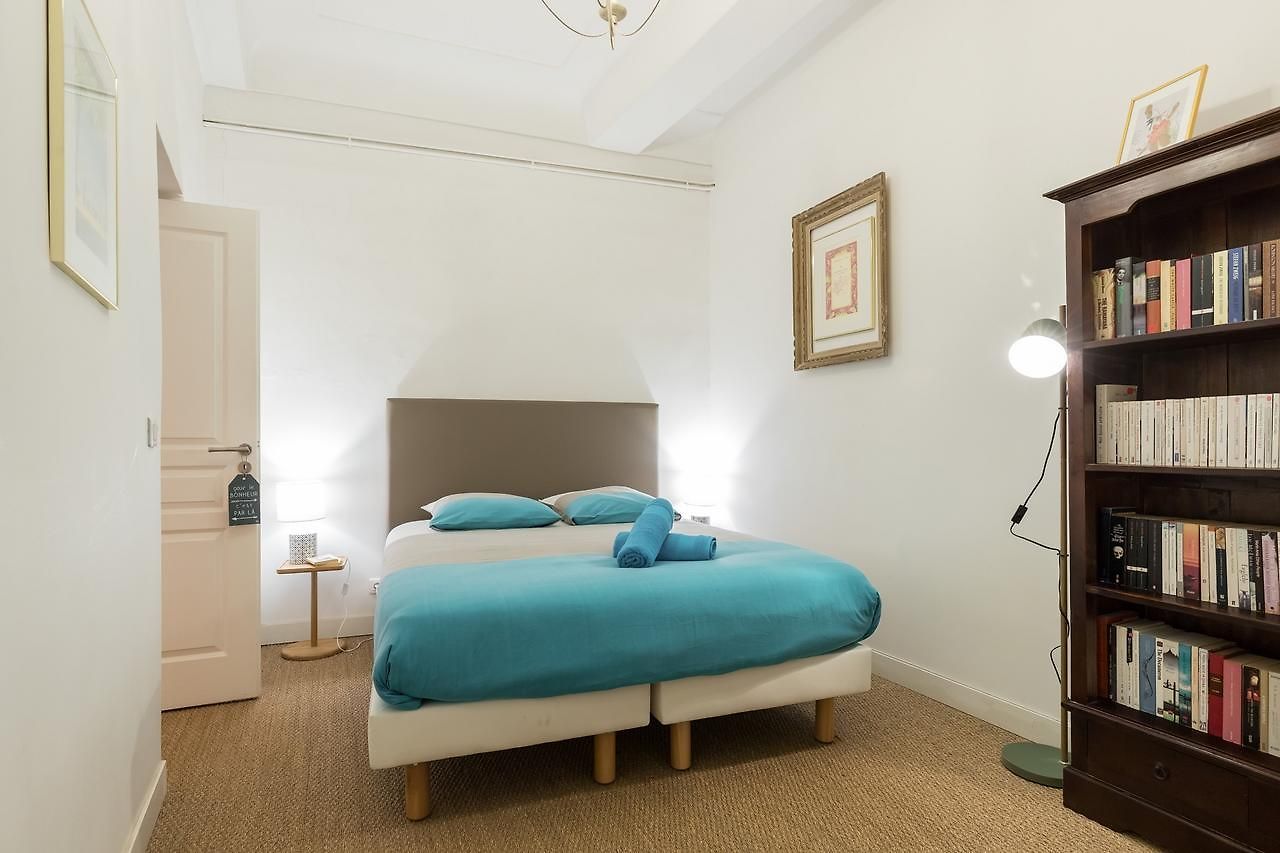 Pref 2 · F4 - Vaste Et Bourgeois ,3 Chambres, Ascenseur, Vx-nice Appartement *
