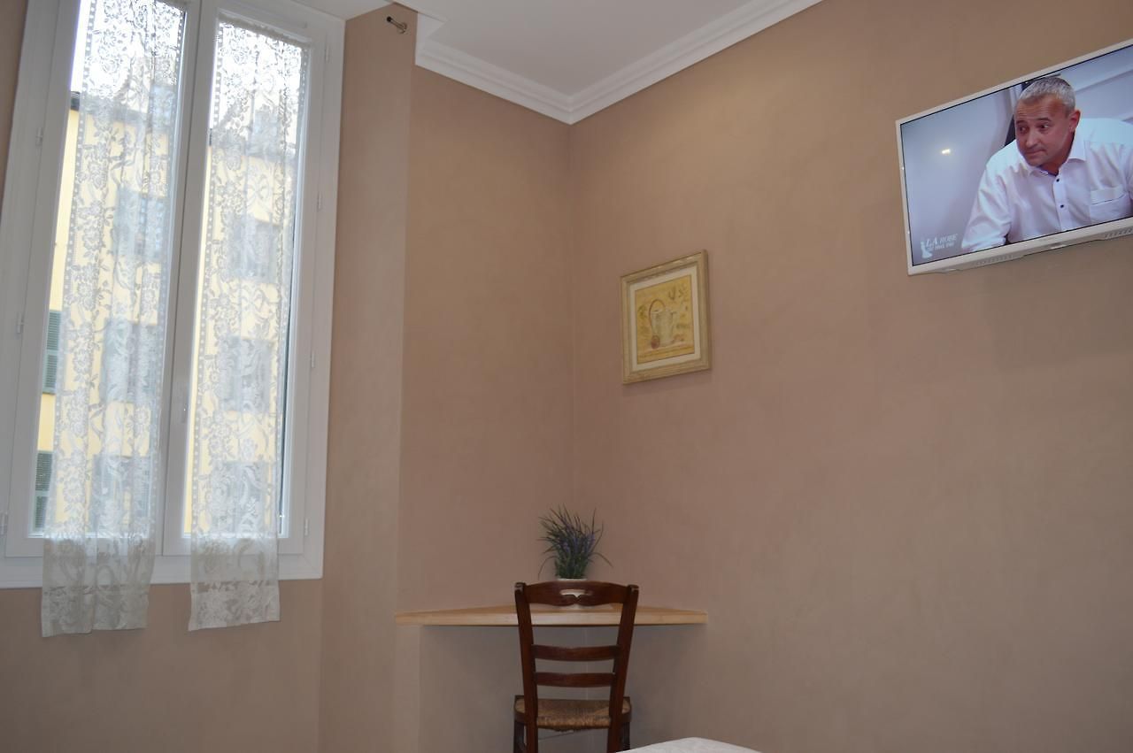 Au Picardy Hotel