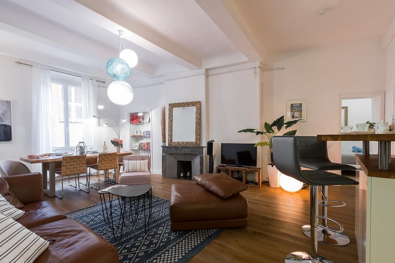 Pref 2 · F4 - Vaste Et Bourgeois ,3 Chambres, Ascenseur, Vx-nice Nice