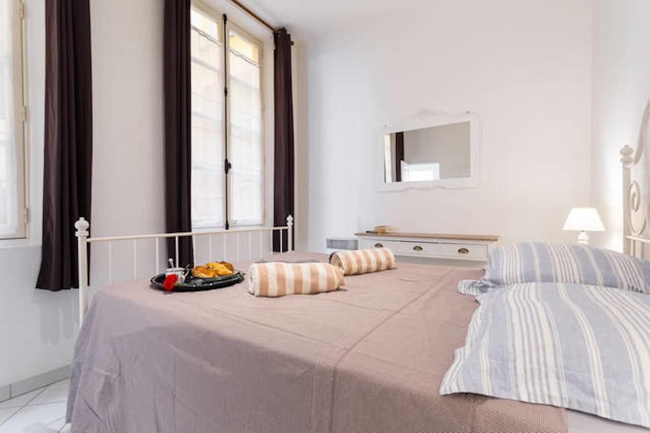 Ste Reparate F4 Moderne, Design, Place Rossetti, Heart Old Town Apartment Nice