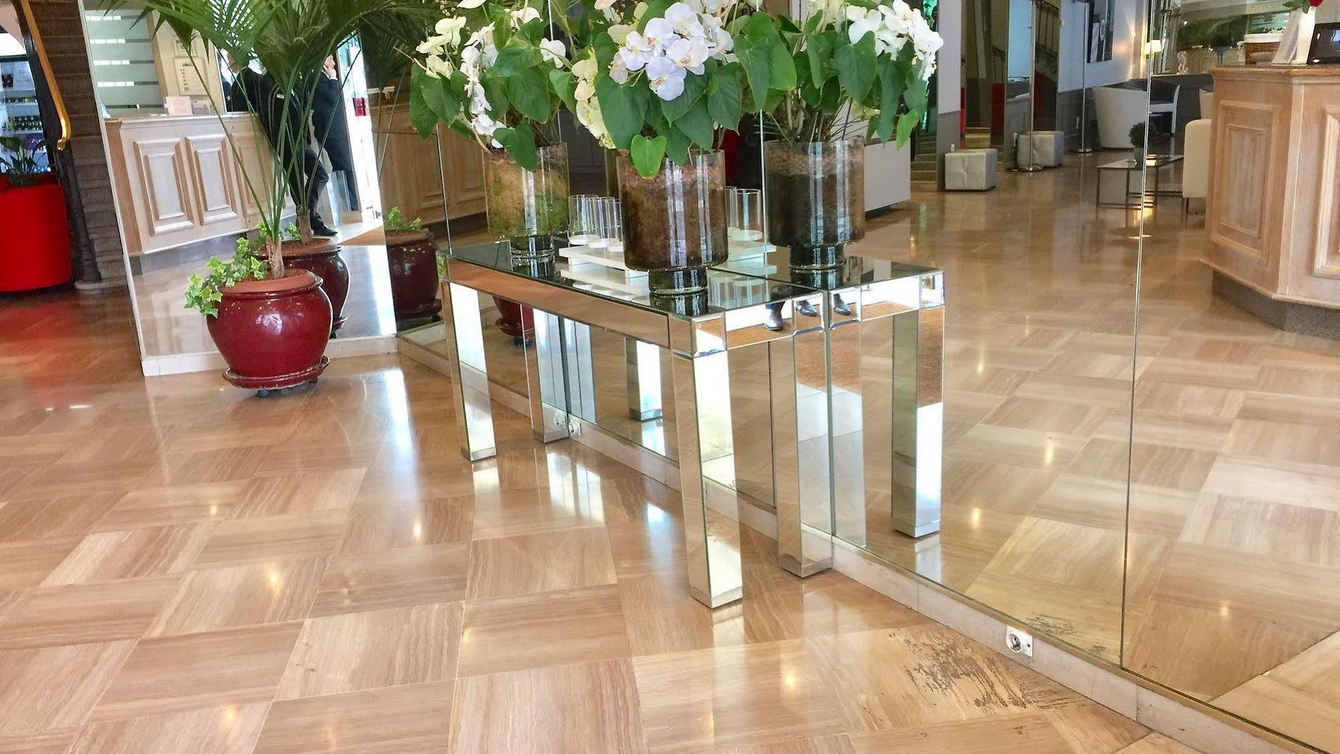 Ambassador, Completely Renovated Nice