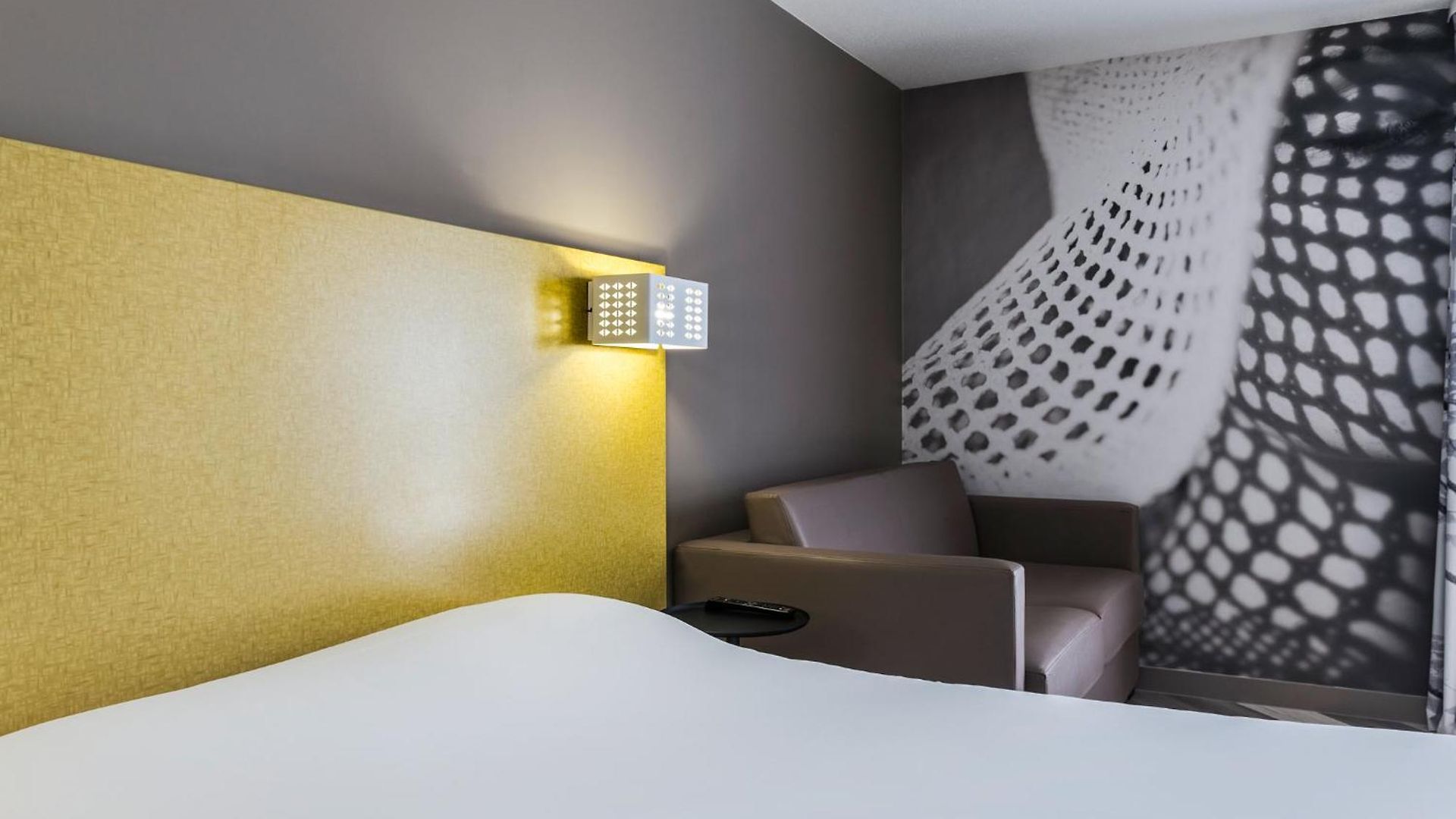Ibis Styles Centre Port Nice
