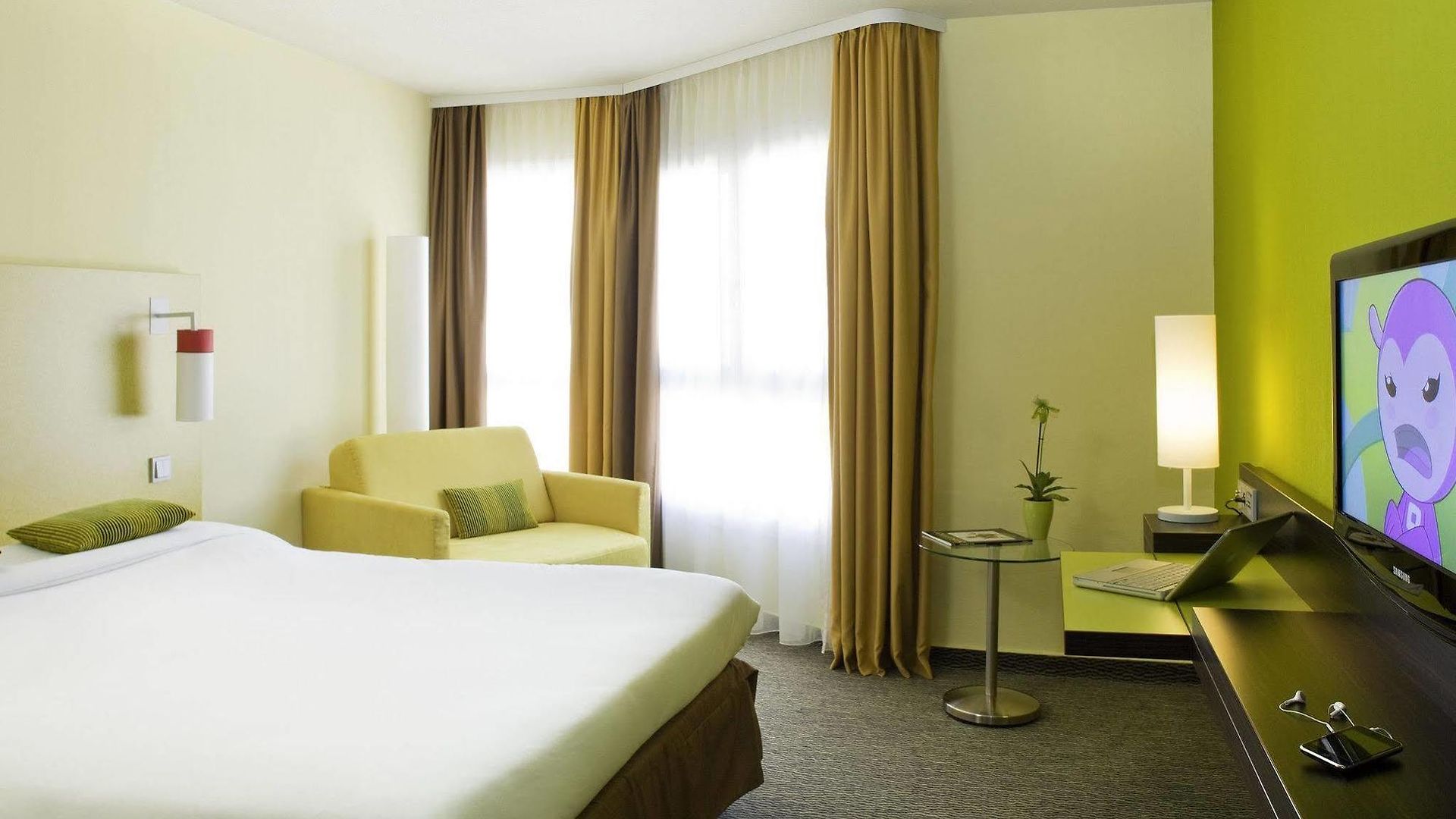 Hotel Ibis Styles Centre Port 3*