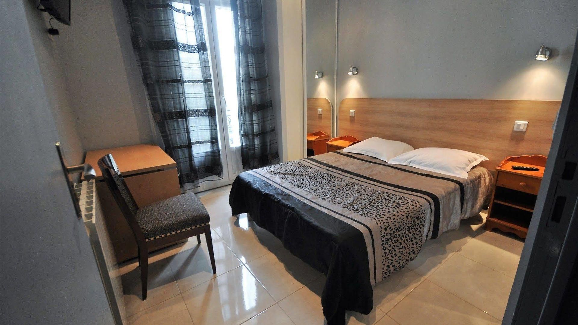 Carlone 2* Nice