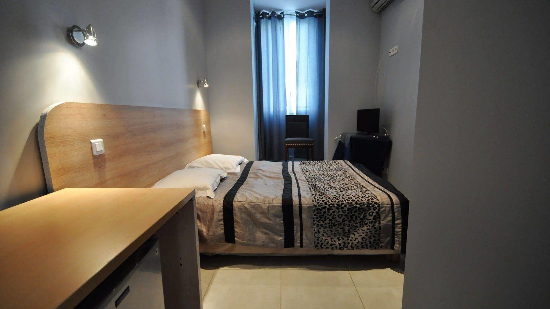 Carlone 2* Nice