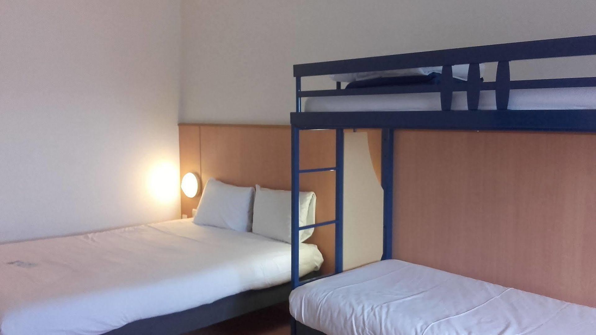Ibis Budget Californie Lenval 2*