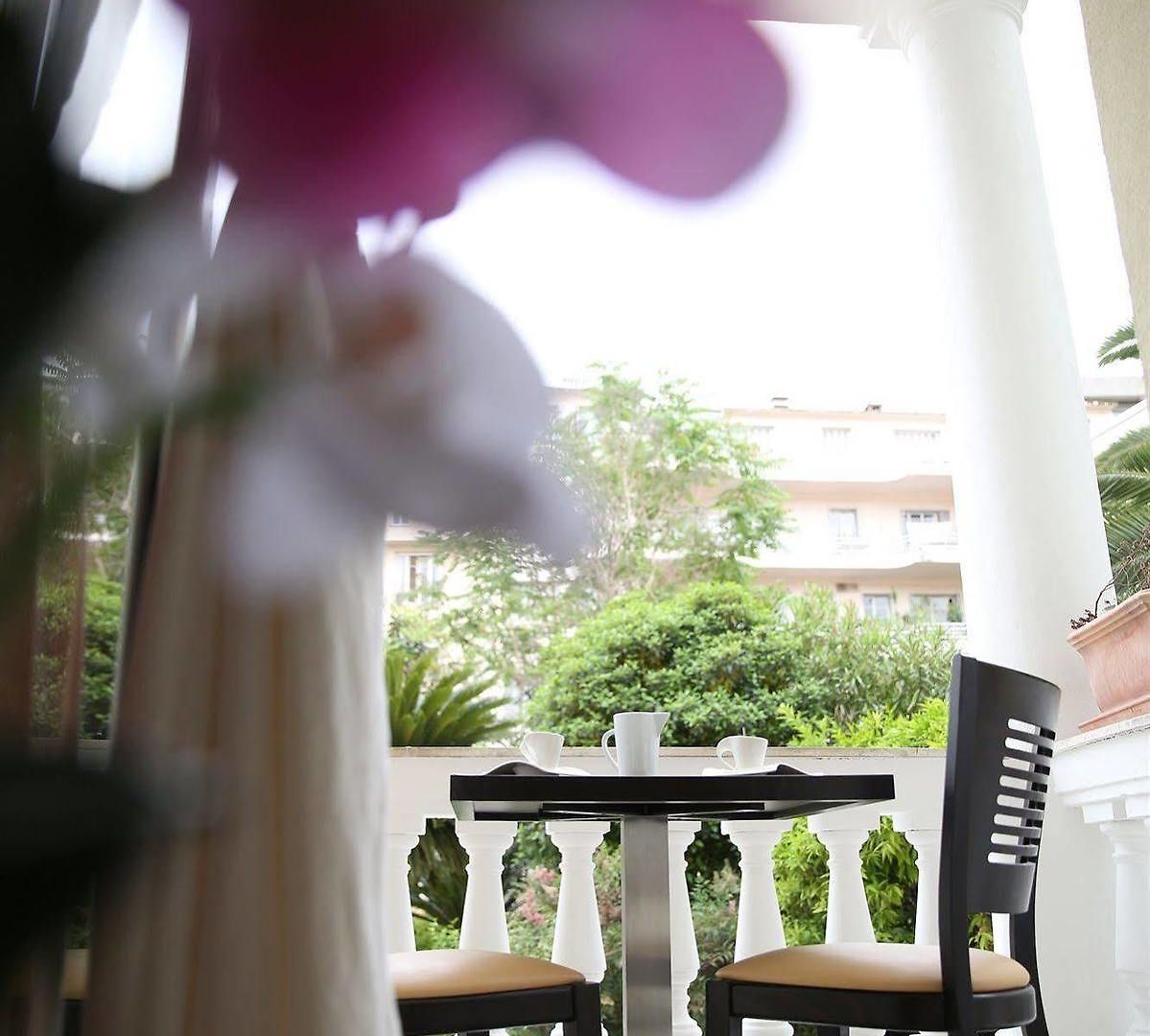 Armenonville Hotel 3*