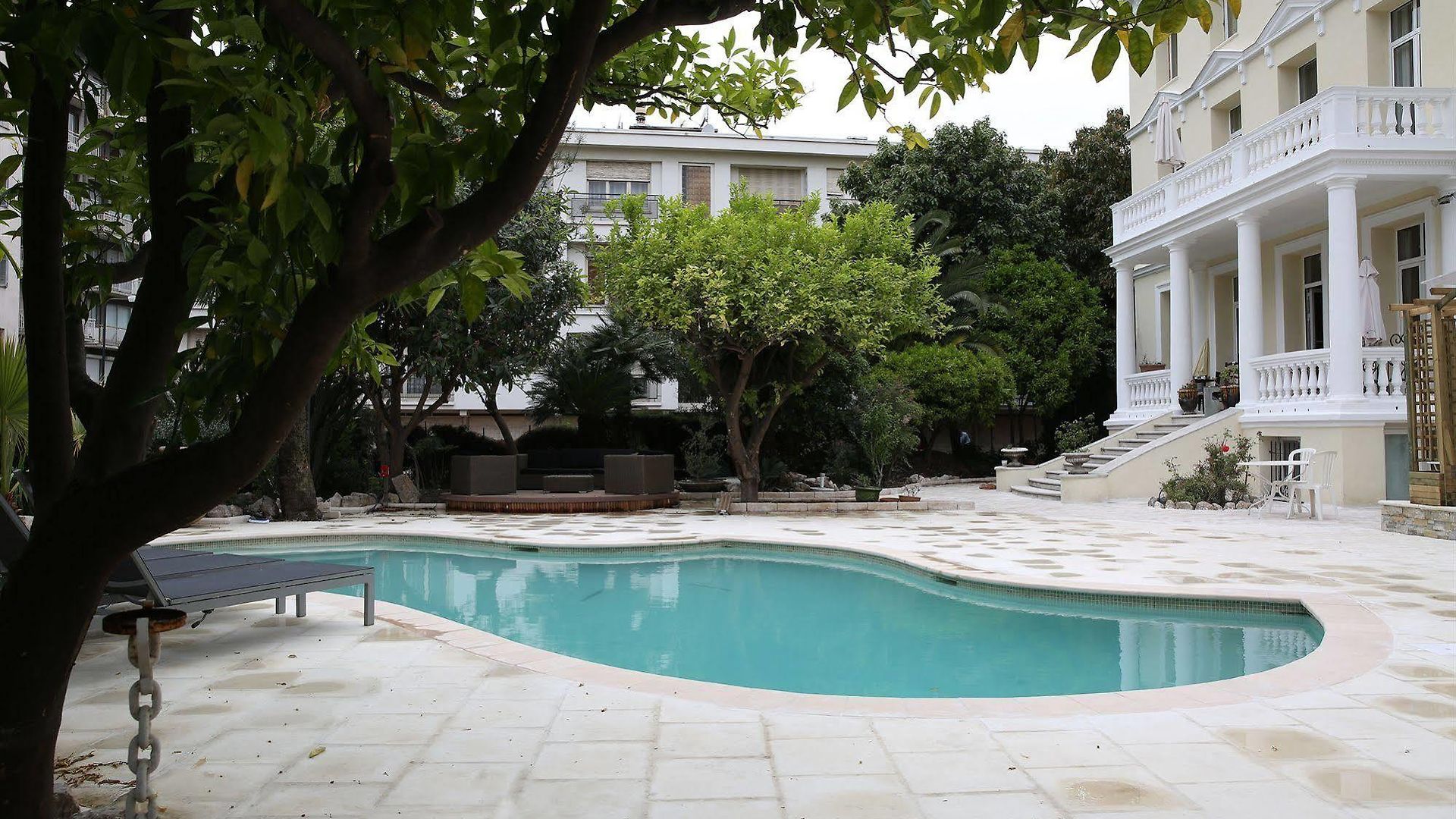 Armenonville Hotel 3*