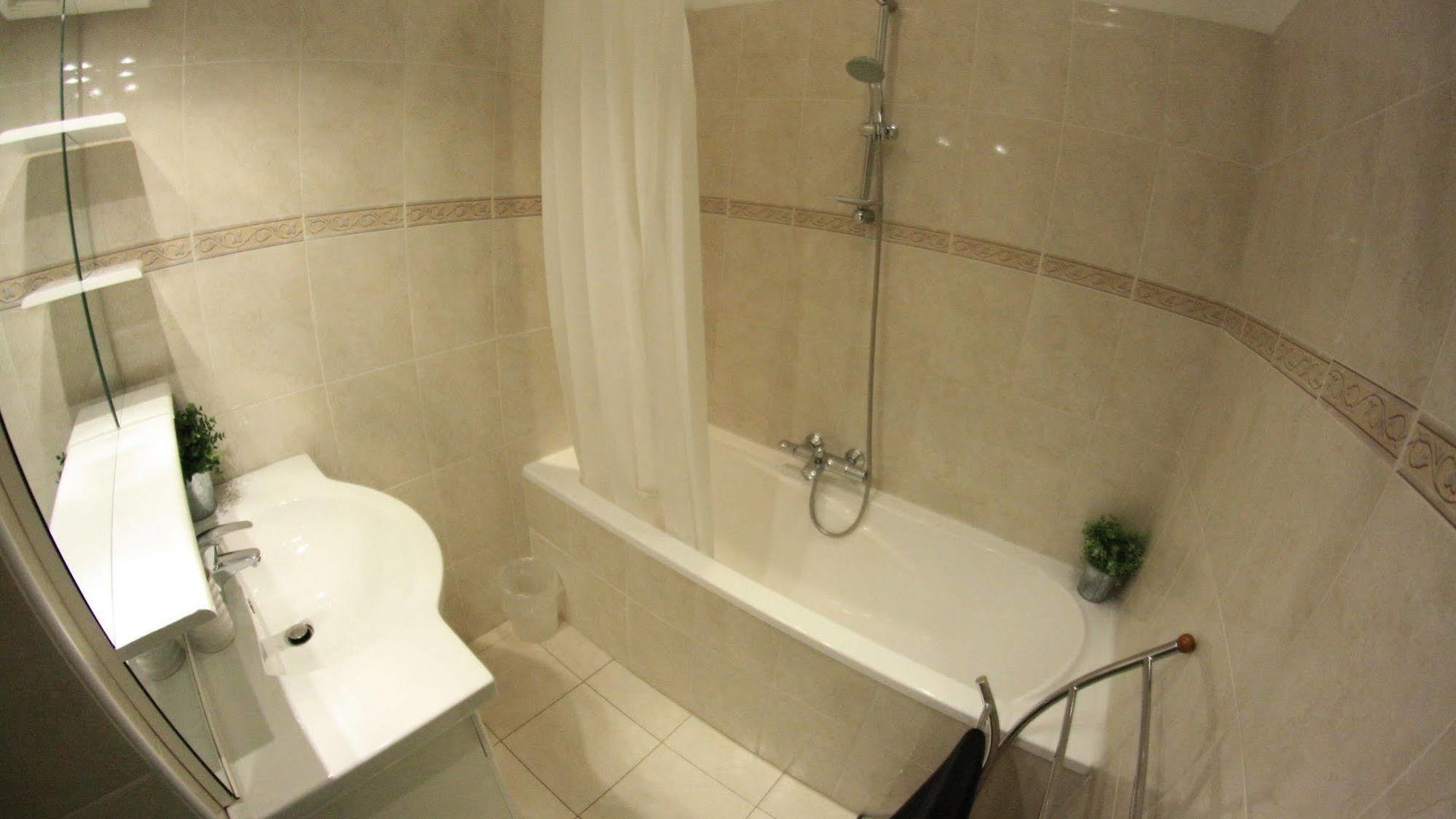 6 Bedrooms Seaview House, Old Town Apartment