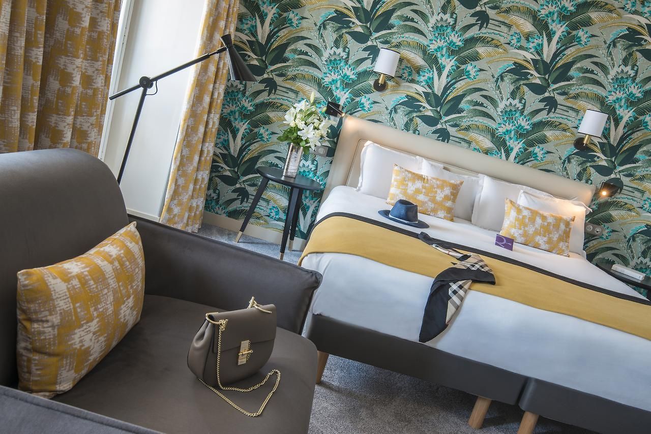 Mercure Marché Aux Fleurs Hotel 4*