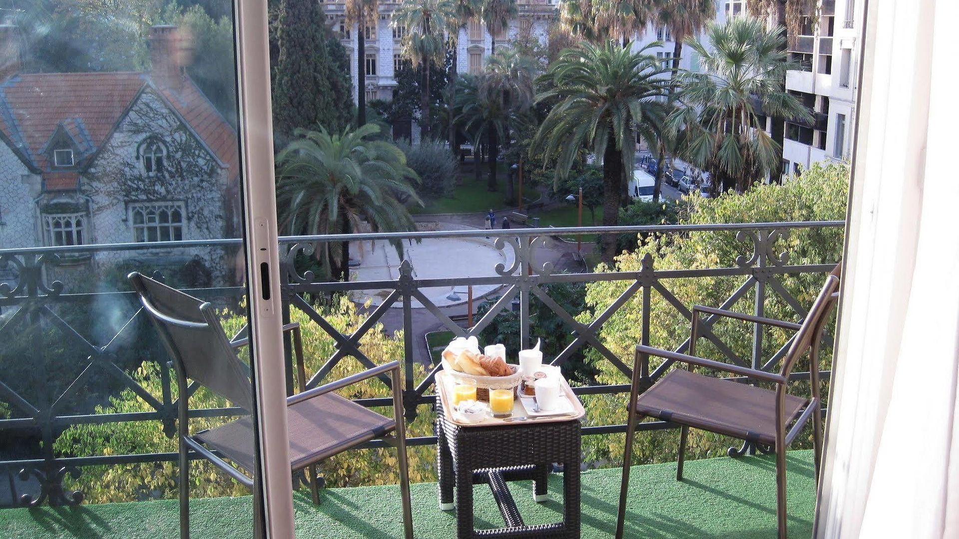 Hotel Carlton 3*