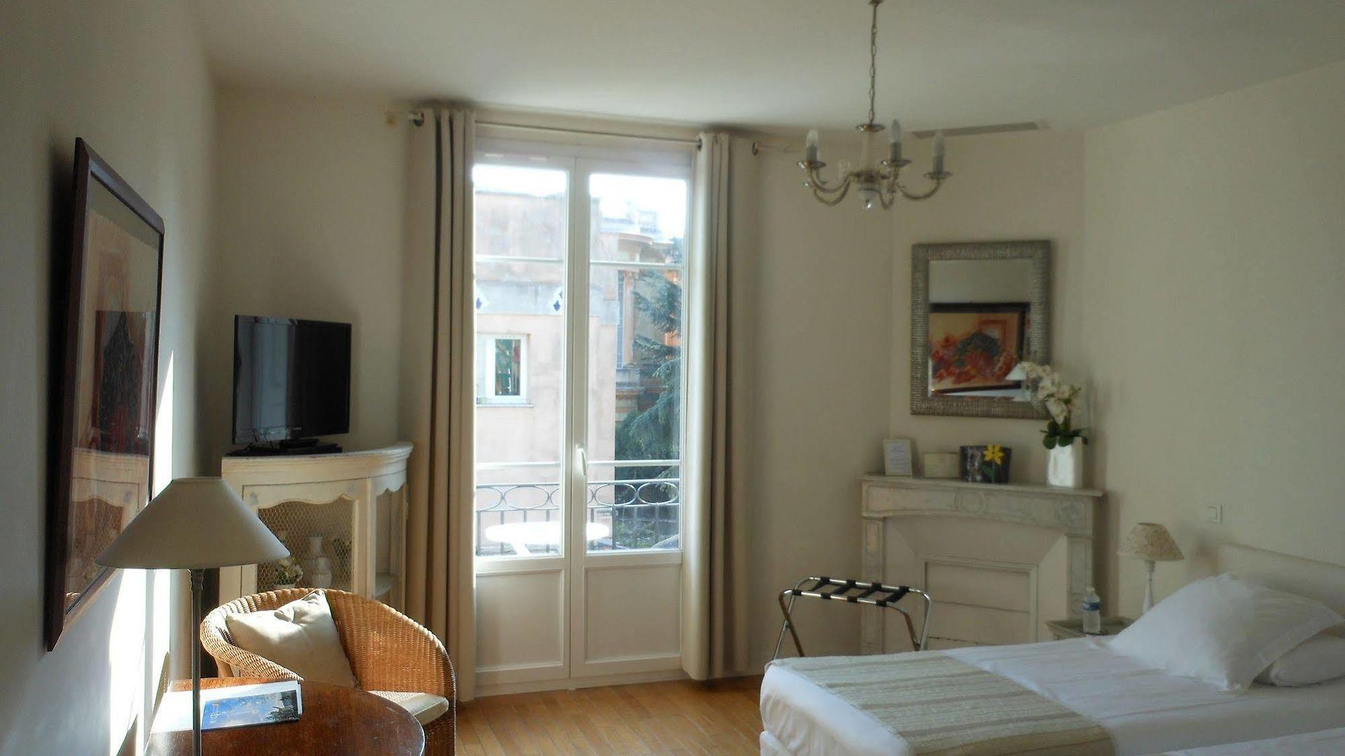 Les Cygnes Hotel