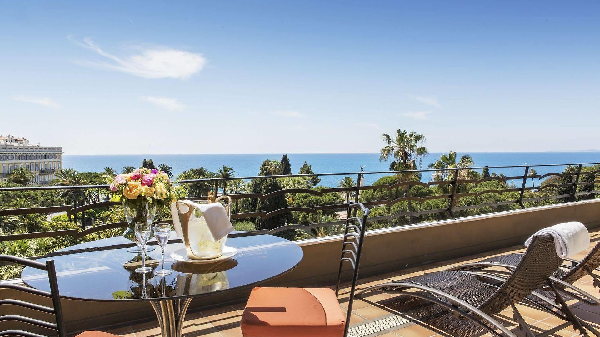 Anantara Plaza - A Leading Of The World Hotel 5*
