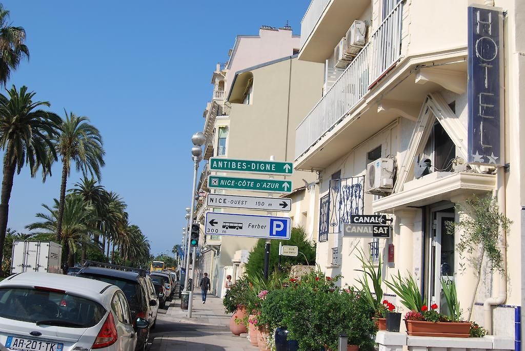 Hotel Azur 2*