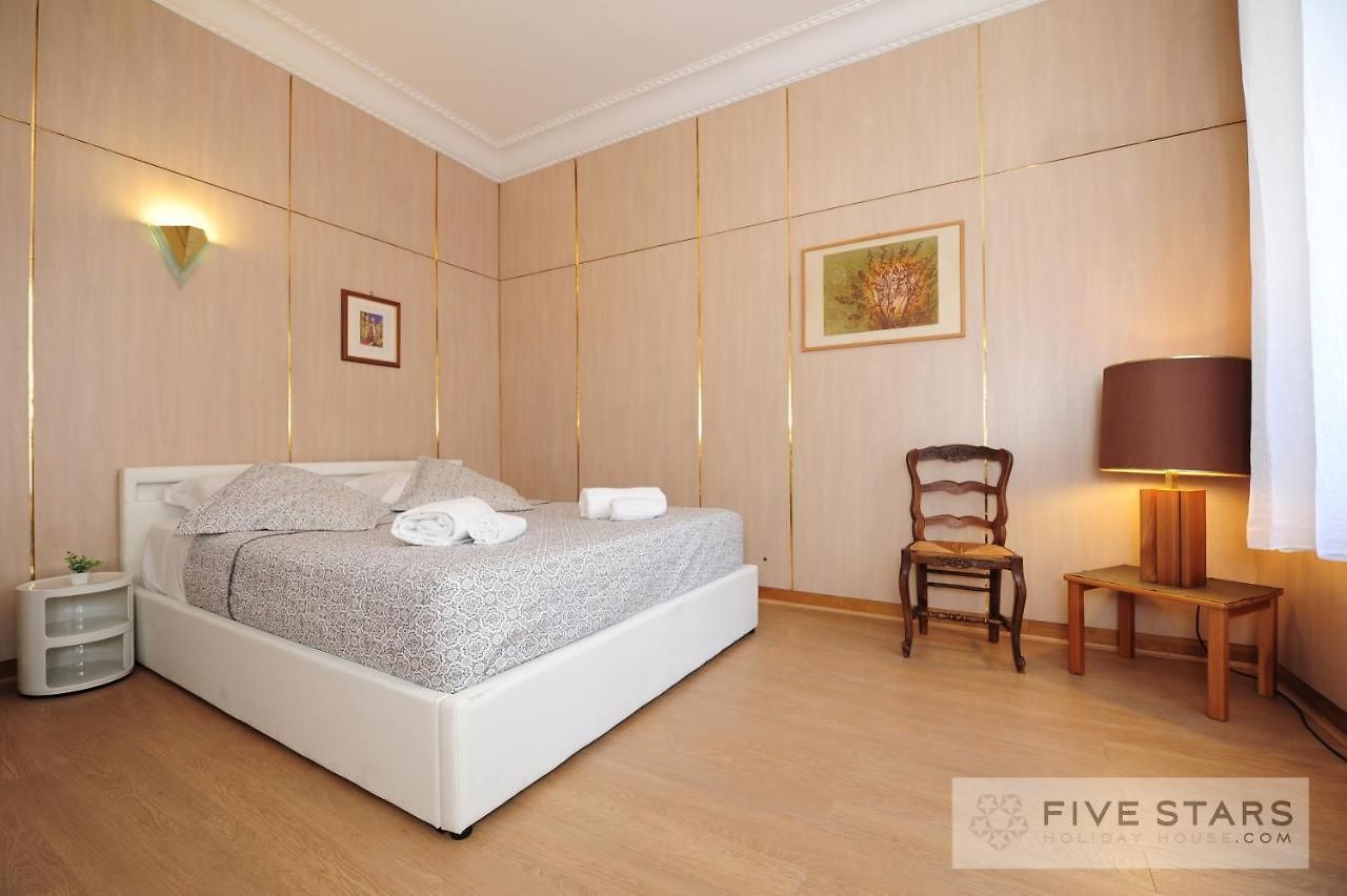Gioia Five Stars House