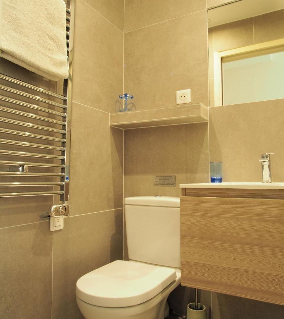 Centre - With Balcony And Stunning Sea View! * Nice