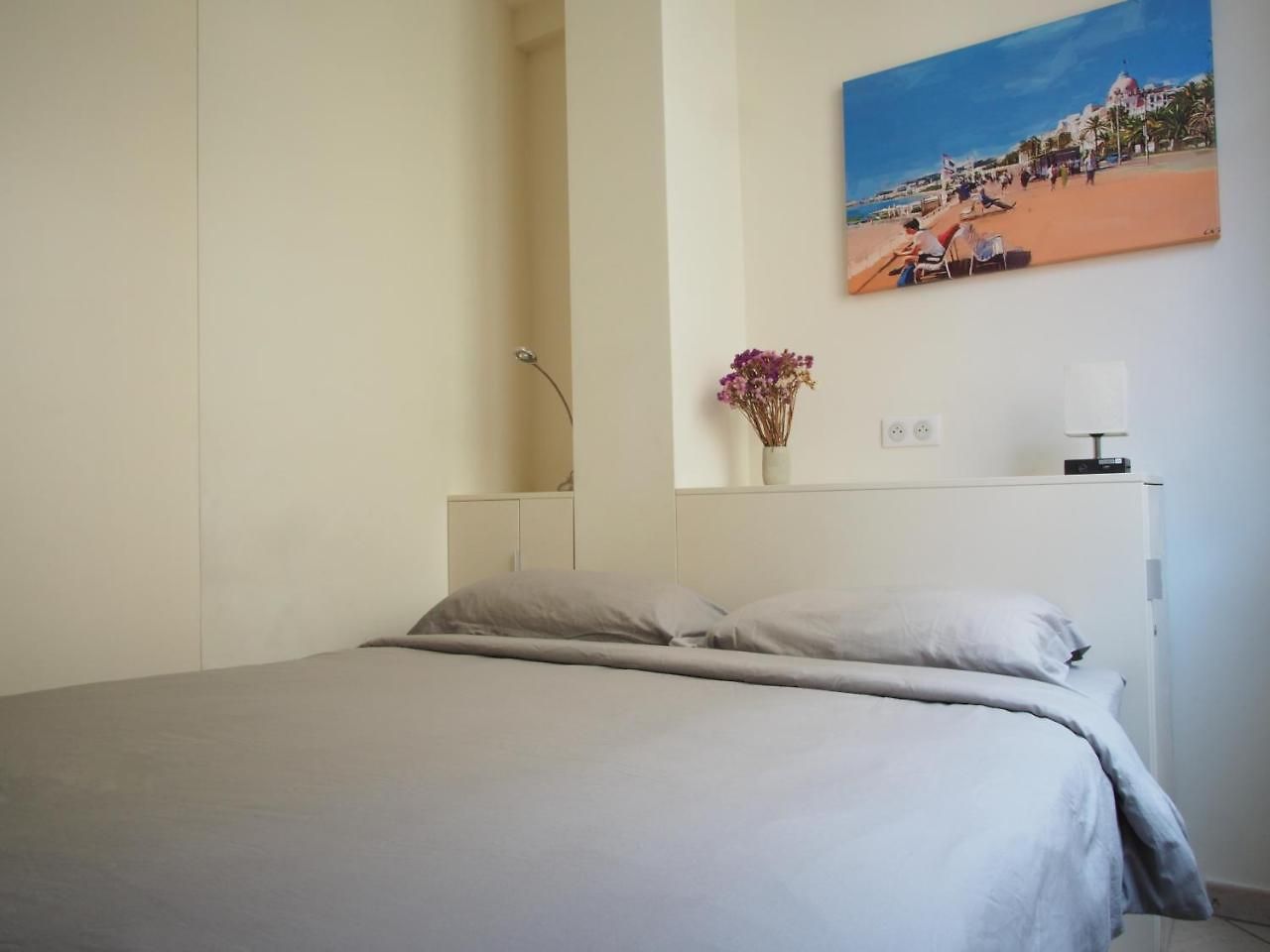 Centre - With Balcony And Stunning Sea View!