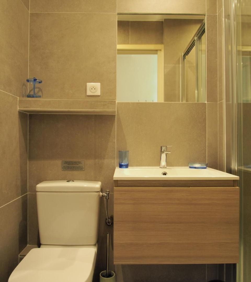Apartment Centre - With Balcony And Stunning Sea View! Nice