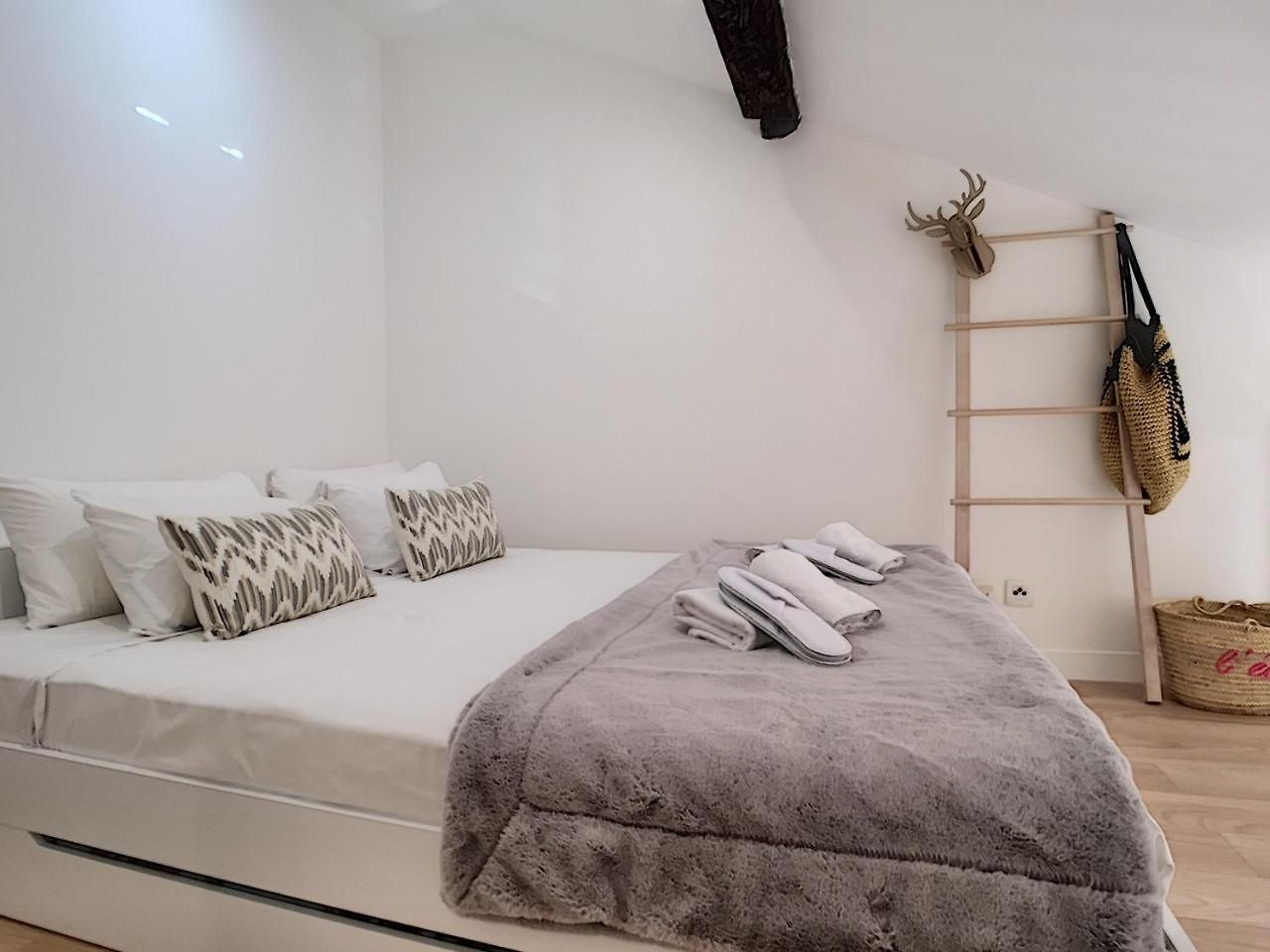 Nestor&jeeves - Duplex Miroir - Hyper Center - Shopping Area - Floor Nice