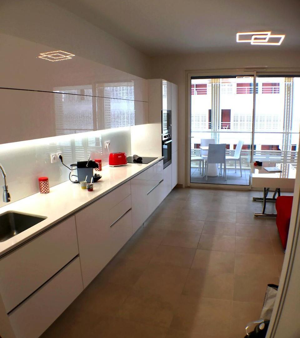 A Terrasse Ensoleillee & Parking A La Gare Du Sud Appartement