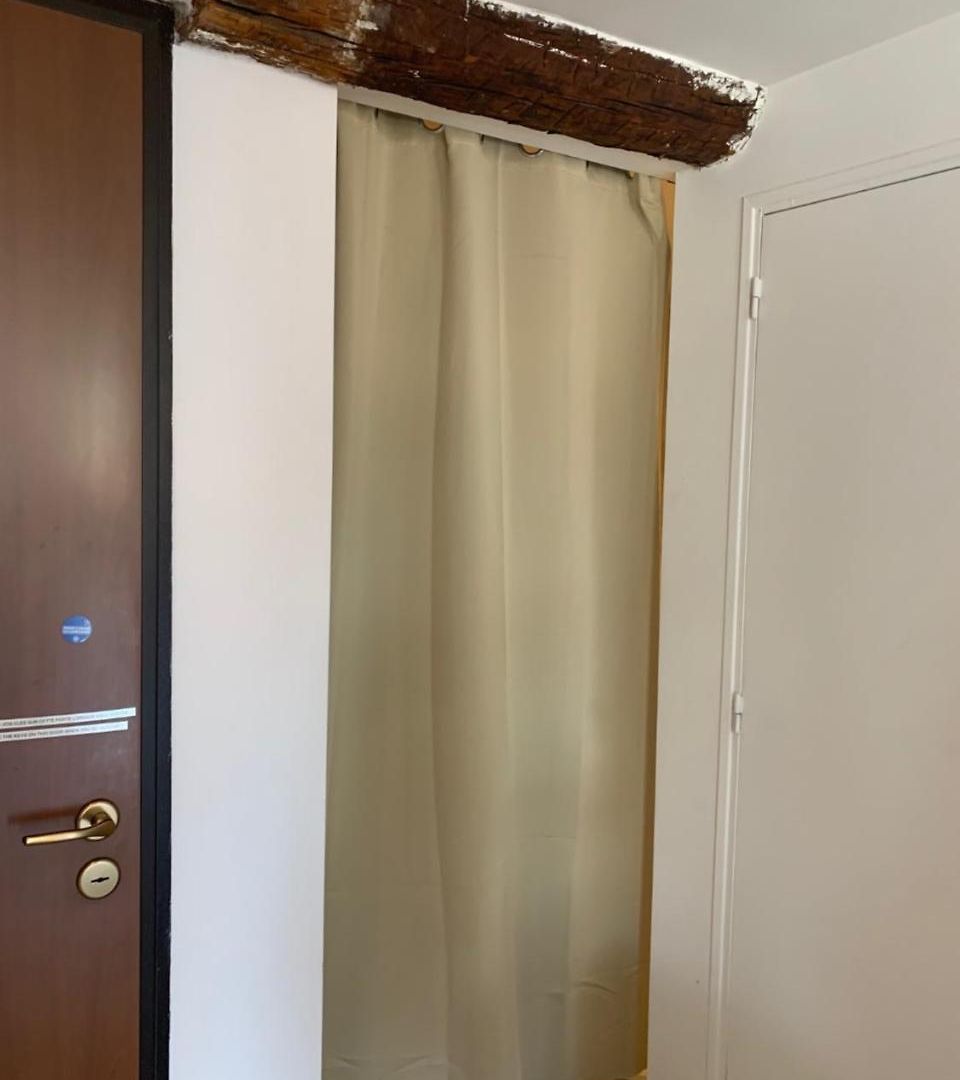 Apartment Ross 5- F2, Lumineux, Balcon, Loft, Clim, Vieux-nice Nice