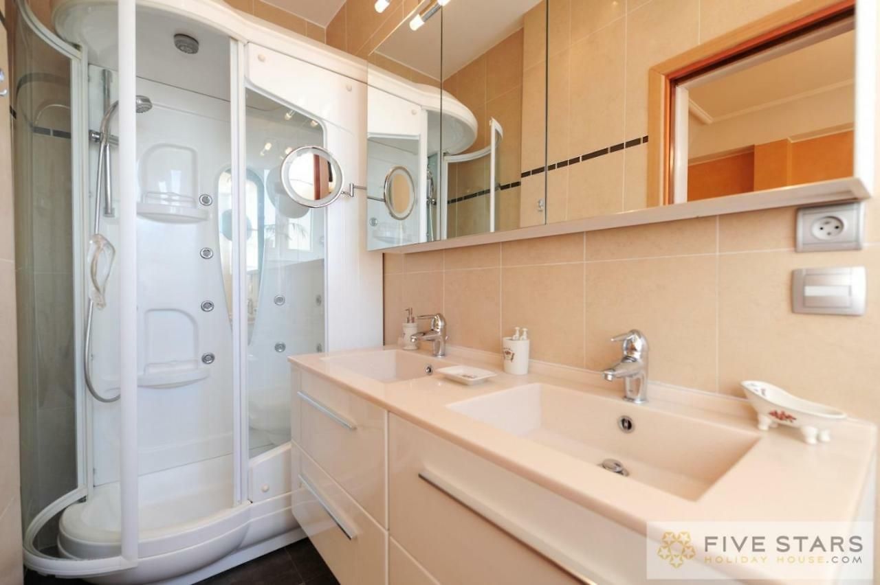 Le Majestic Promenade - Five Stars House * Nice