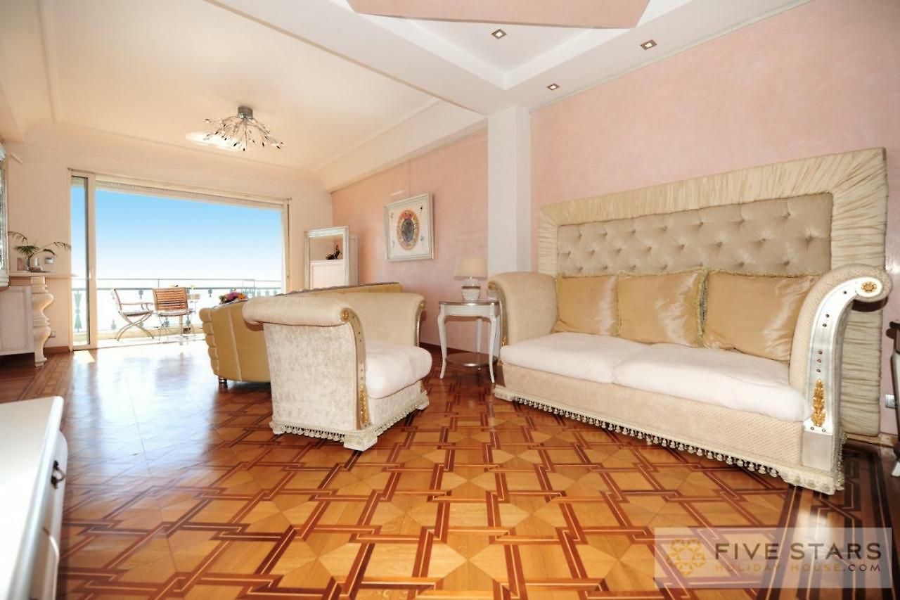 Le Majestic Promenade - Five Stars House