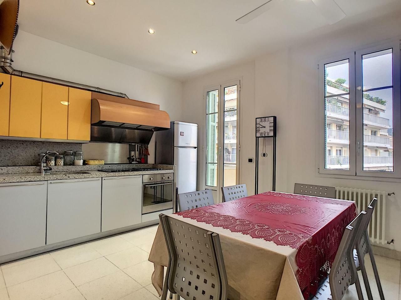 Nestor&Jeeves - Palais Nicole - Central - Very Close Sea Apartment *
