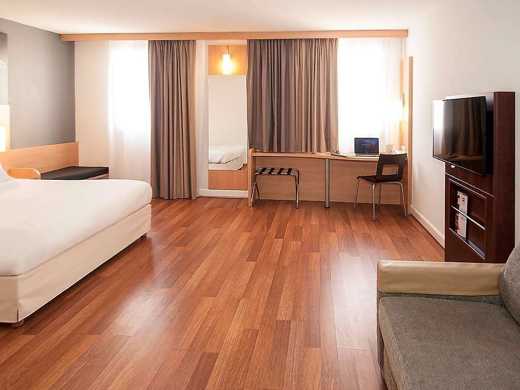 Easyhotel Old Town