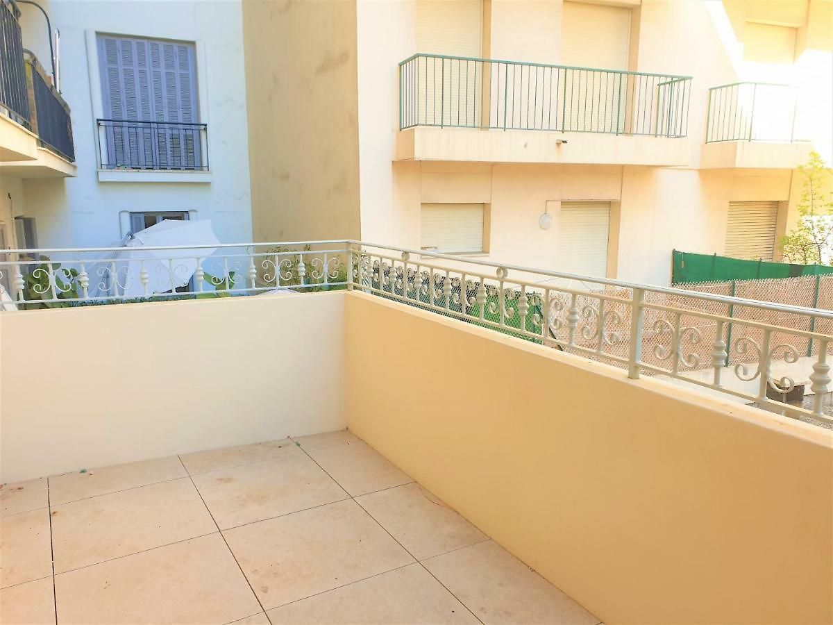 Le Terrasse Proche 104