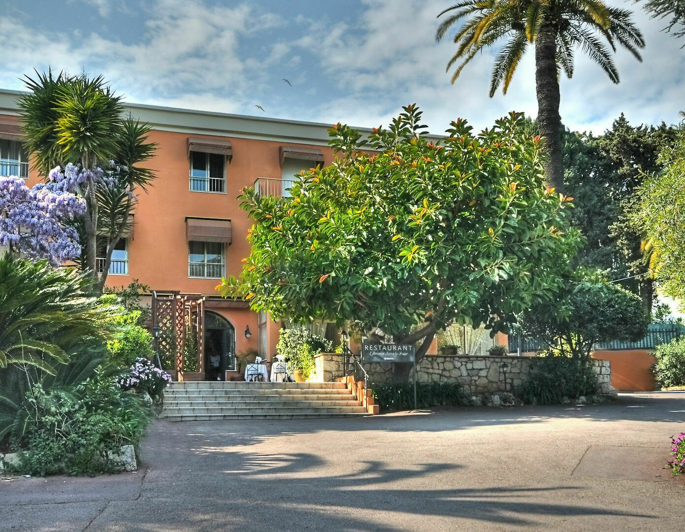 Anis Hotel