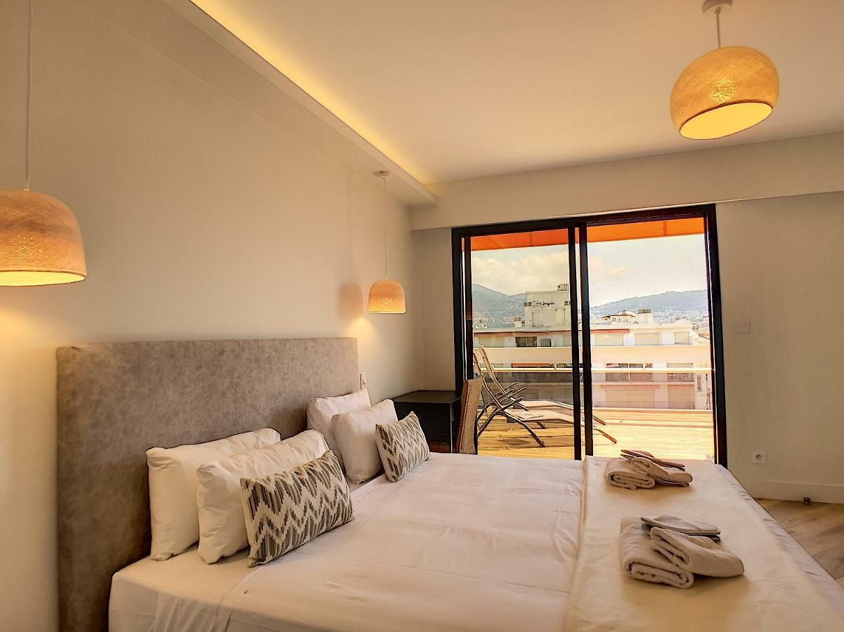 Nestor&jeeves - Sky Light Terrace - Hyper Center - By Sea - Floor Apartment